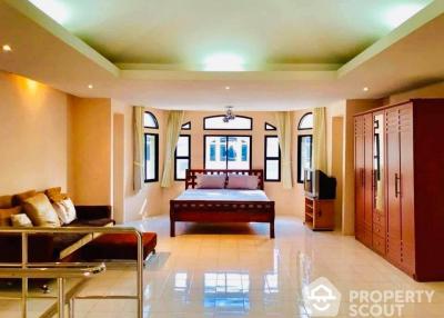 3-BR Townhouse near MRT Phetchaburi (ID 512933)