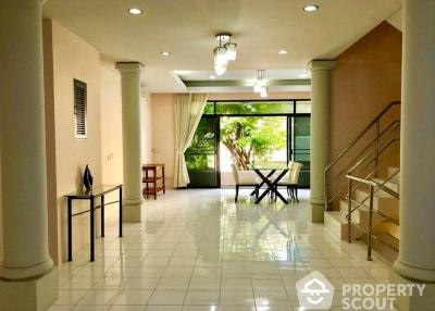 3-BR Townhouse near MRT Phetchaburi (ID 512933)