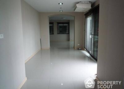 2-BR Condo at 33 Tower near BTS Phrom Phong