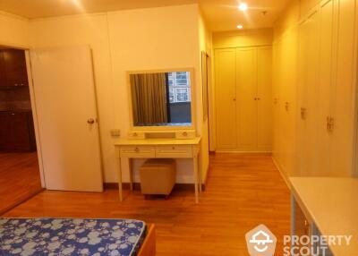 1-BR Condo at Regent Royal Place 1 Condominium near BTS Ratchadamri (ID 510570)