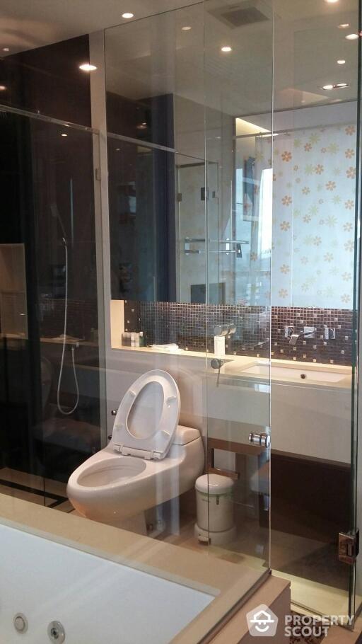 2-BR Condo at The Address Sukhumvit 28 near BTS Phrom Phong (ID 449241)