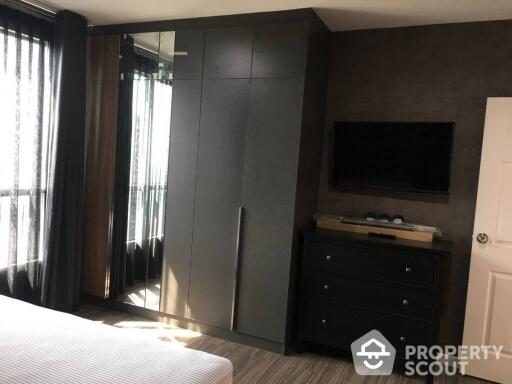 2-BR Condo at Life @ Sathorn 10 near BTS Chong Nonsi