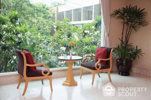 2-BR Apt. near MRT Sukhumvit