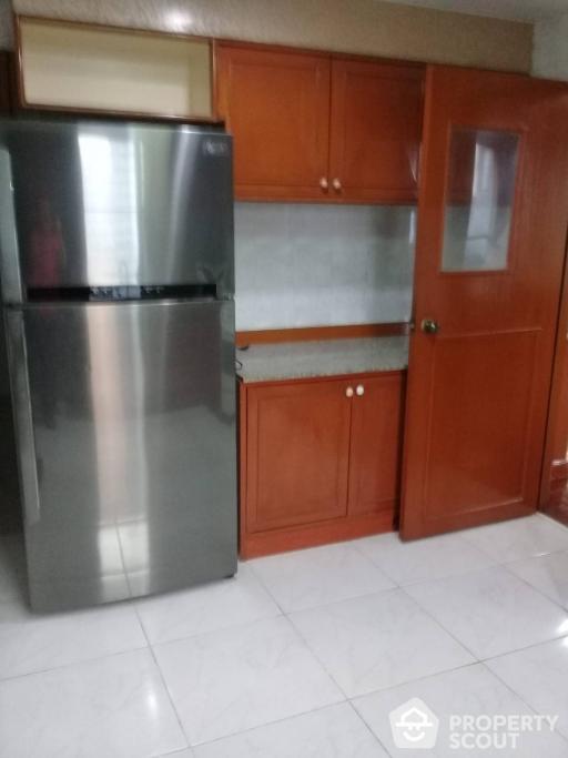 3-BR Condo at Empire House Condominium near BTS Ekkamai (ID 513762)