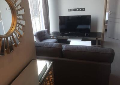 1-BR Condo at The Esse At Singha Complex near MRT Phetchaburi (ID 449245)