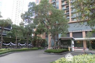 2-BR Condo at Villa Asoke near MRT Phetchaburi