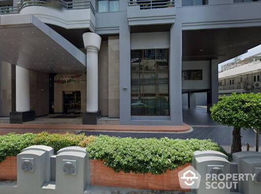 1-BR Condo at Pearl Garden Condominium near BTS Chong Nonsi