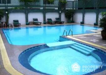 1-BR Condo at Pearl Garden Condominium near BTS Chong Nonsi