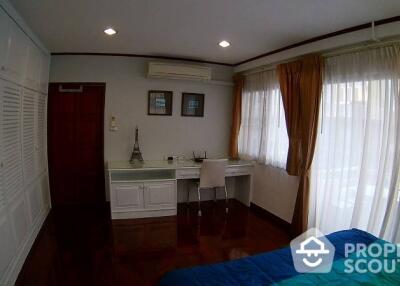 1-BR Condo at Saranjai Mansion Condominium near BTS Nana