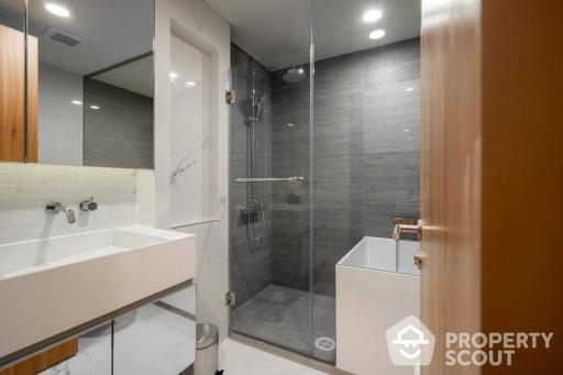 1-BR Condo at Siamese Exclusive Sukhumvit 31 near MRT Sukhumvit