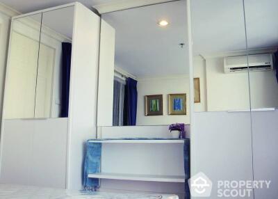 1-BR Condo at Grand Park View Asoke near MRT Sukhumvit