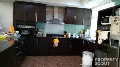 3-BR Townhouse near BTS Ekkamai (ID 511146)