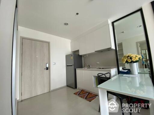 1-BR Condo at Rhythm Sukhumvit 42 near BTS Ekkamai