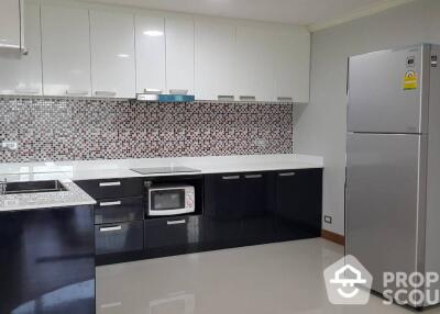 2-BR Condo at Supalai Place Sukhumvit 39 near BTS Phrom Phong (ID 512810)