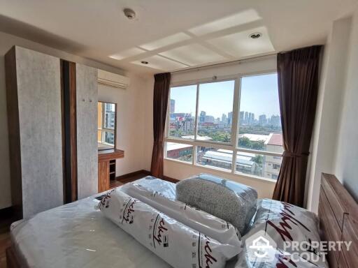 2-BR Condo at Pg Rama 9 near MRT Phra Ram 9 (ID 511938)