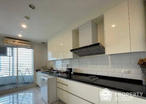 4-BR Condo at Ideal 24 Condominium near MRT Queen Sirikit National Convention Centre