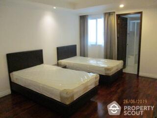 4-BR Apt. near MRT Sukhumvit (ID 511821)