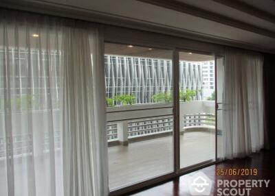 4-BR Apt. near MRT Sukhumvit (ID 511821)