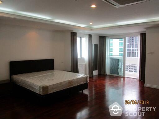 4-BR Apt. near MRT Sukhumvit (ID 511821)