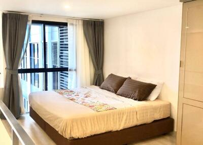 1-BR Condo at Knightsbridge Prime Sathorn near BTS Chong Nonsi