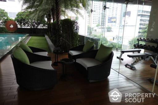 1-BR Condo at The Room Sukhumvit 21 near MRT Sukhumvit