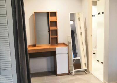 1-BR Apt. near MRT Phetchaburi (ID 512241)