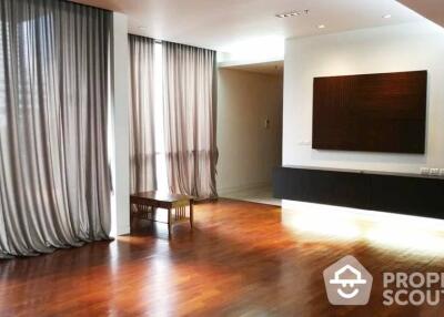 2-BR Condo at Domus Condominium near BTS Asok