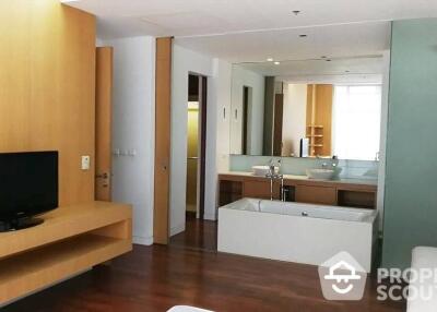 2-BR Condo at Domus Condominium near BTS Asok