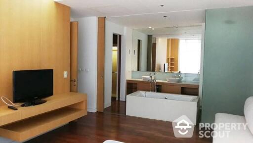 2-BR Condo at Domus Condominium near BTS Asok