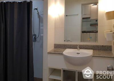 1-BR Condo at Baan Siri Sathorn Yenakard Condominium near MRT Khlong Toei