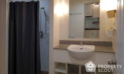 1-BR Condo at Baan Siri Sathorn Yenakard Condominium near MRT Khlong Toei