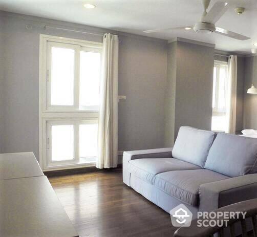 1-BR Condo at Baan Siri Sathorn Yenakard Condominium near MRT Khlong Toei