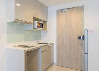 1-BR Condo at Ideo Mobi Rama 9 near MRT Phra Ram 9 (ID 500930)