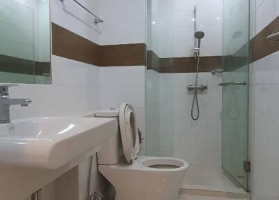 2-BR Condo at Ideo Verve Sukhumvit near BTS On Nut