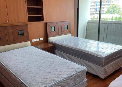 3-BR Apt. near BTS Thong Lor (ID 407987)