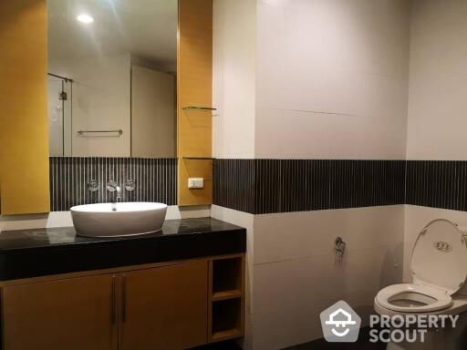 2-BR Condo at Urbana Sathorn Condominium near BTS Sala Daeng (ID 466635)