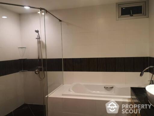 2-BR Condo at Urbana Sathorn Condominium near BTS Sala Daeng (ID 466635)