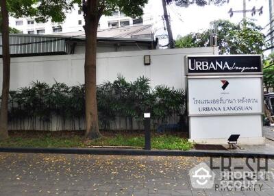 1-BR Condo at Urbana Langsuan Condominium near BTS Sala Daeng