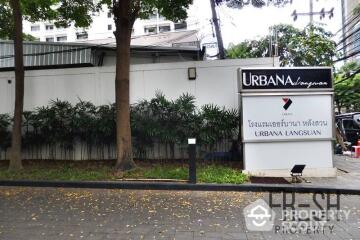 1-BR Condo at Urbana Langsuan Condominium near BTS Sala Daeng