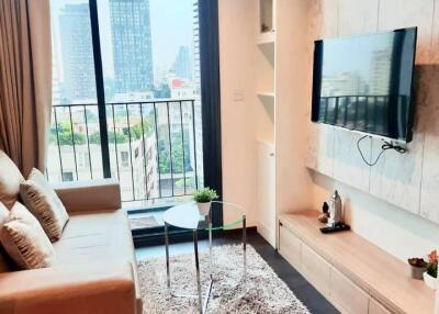 1-BR Condo at The Edge Sukhumvit 23 near MRT Sukhumvit