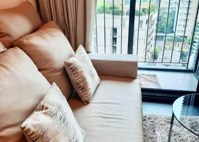 1-BR Condo at The Edge Sukhumvit 23 near MRT Sukhumvit