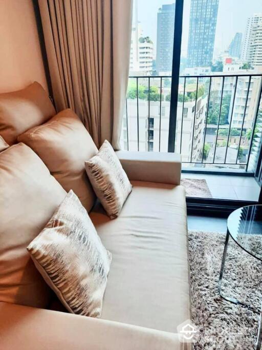 1-BR Condo at The Edge Sukhumvit 23 near MRT Sukhumvit