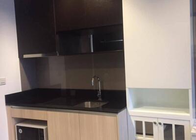 1-BR Condo at The Edge Sukhumvit 23 near MRT Sukhumvit