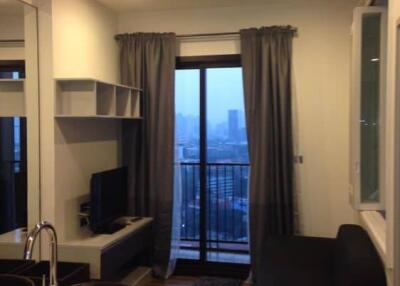 1-BR Condo at Wyne By Sansiri near BTS Phra Khanong