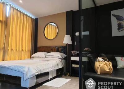 1-BR Condo at Life Asoke near ARL Makkasan