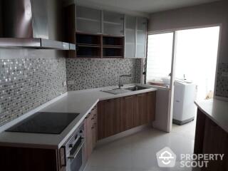 3-BR Condo at D.S. Tower 2 Sukhumvit 39 Condominium near MRT Sukhumvit