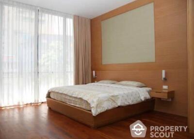 2-BR Condo at Domus Condominium near BTS Asok