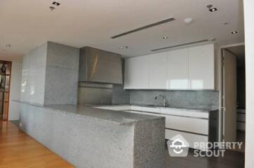 3-BR Condo at The Met Sathorn near BTS Chong Nonsi (ID 476279)