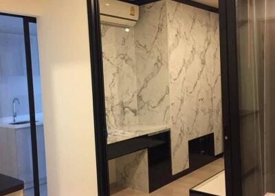 1-BR Condo at Life Asoke near ARL Makkasan (ID 391495)