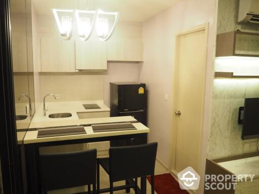 1-BR Condo at Life Asoke near ARL Makkasan